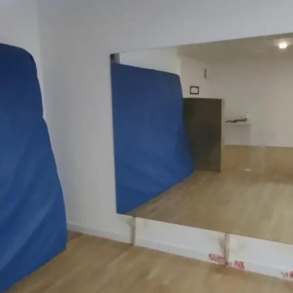 5 espejos plata revestimiento pared gimnasio alcorcon 3 Espejos Para Colegios e Institutos con/sin lámina antirotura