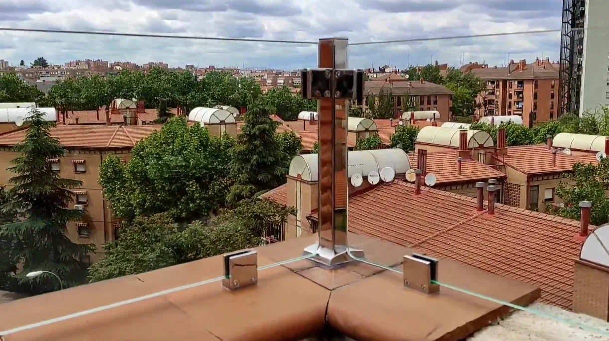 Barandillas de cristal para terrazas y exterior inclinadas