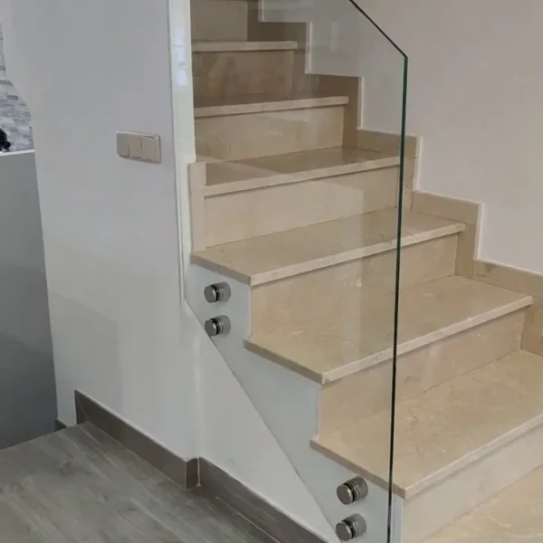 Barandillas de cristal de escaleras inclinadas