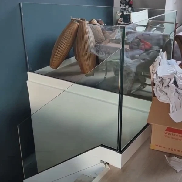 Barandillas de cristal de suelo o perfil oculto inclinadas