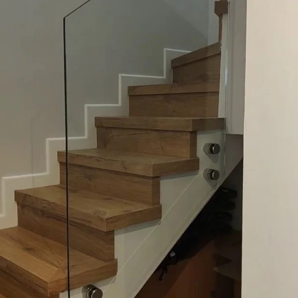 Barandillas de cristal de escaleras inclinadas