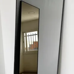 espejo gris plateado