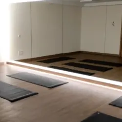 espejo pared yoga