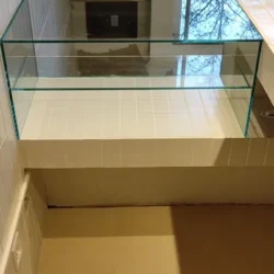 estanteria vidrio para negocio