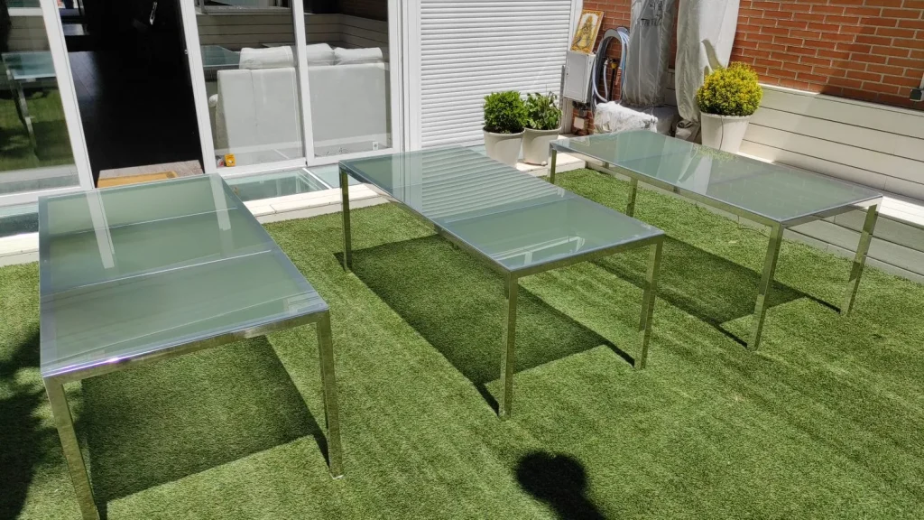 mesa con tapa de vidrio