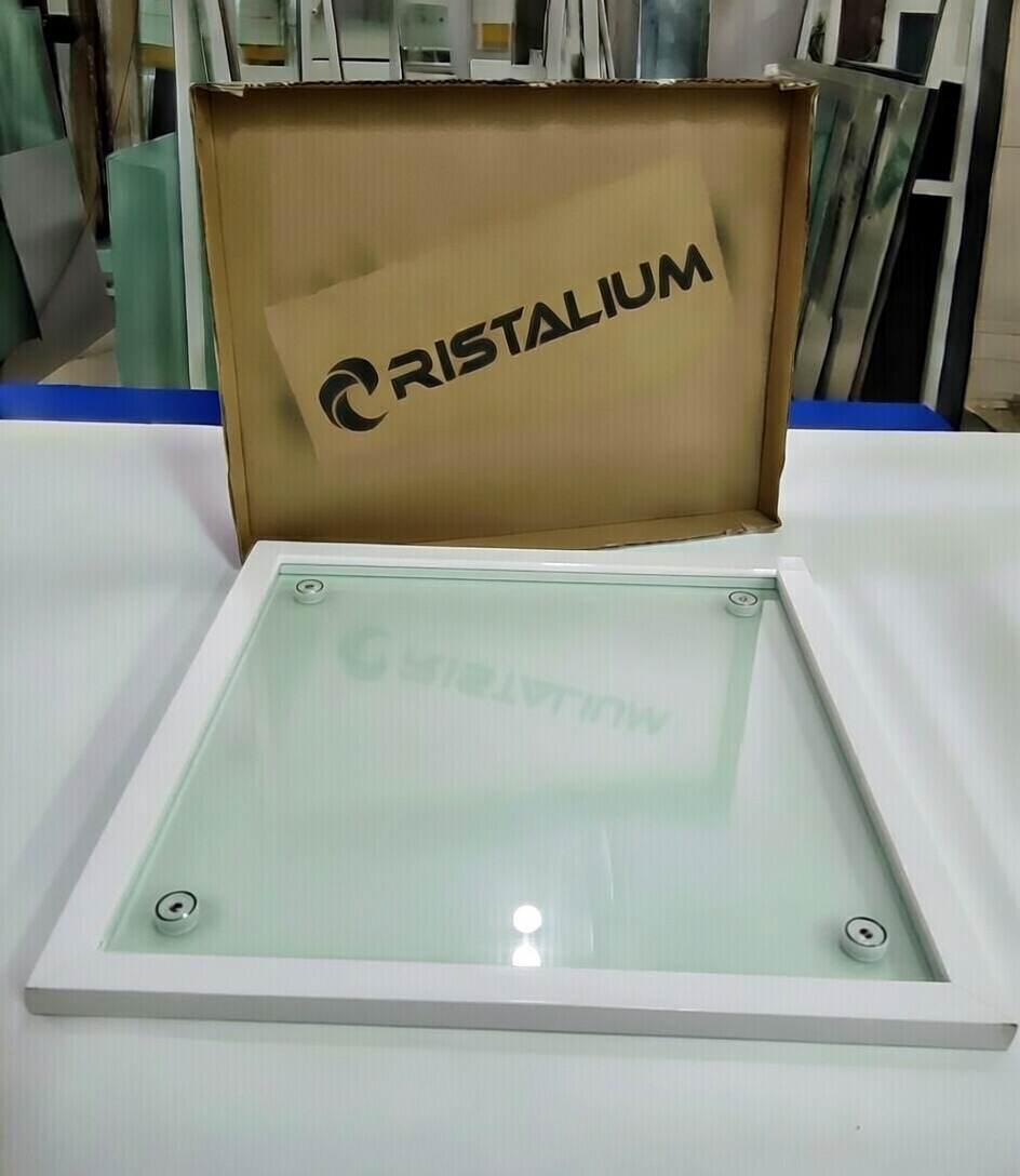 Pizarra de cristal transparente con botones